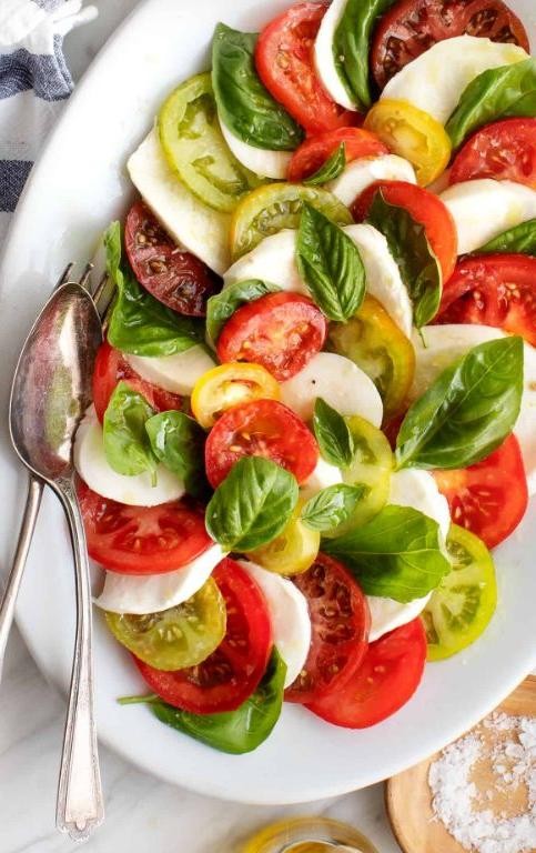 Classic Caprese Salad with Fresh Mozzarella and Basil