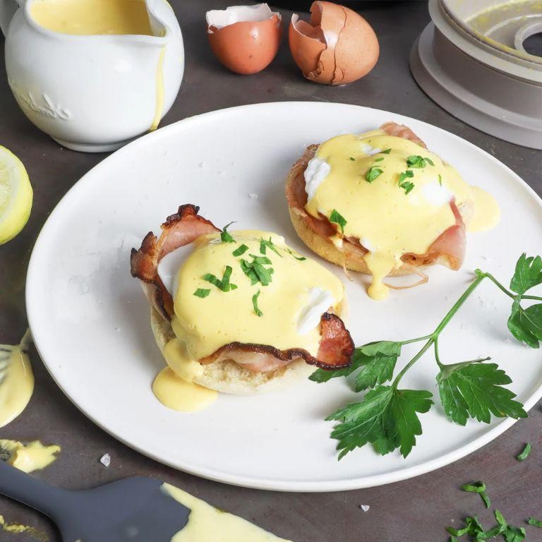 Classic Hollandaise Sauce