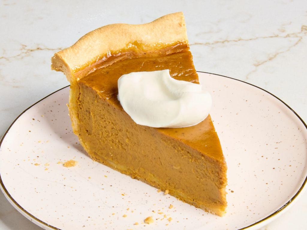 Classic Homemade Pumpkin Pie with Fresh Pumpkin Puree