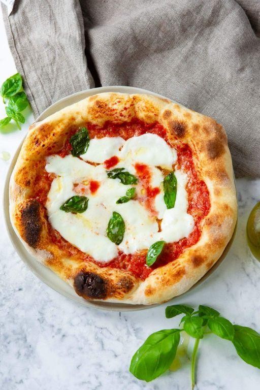 Classic Margherita Pizza with Fresh Basil
