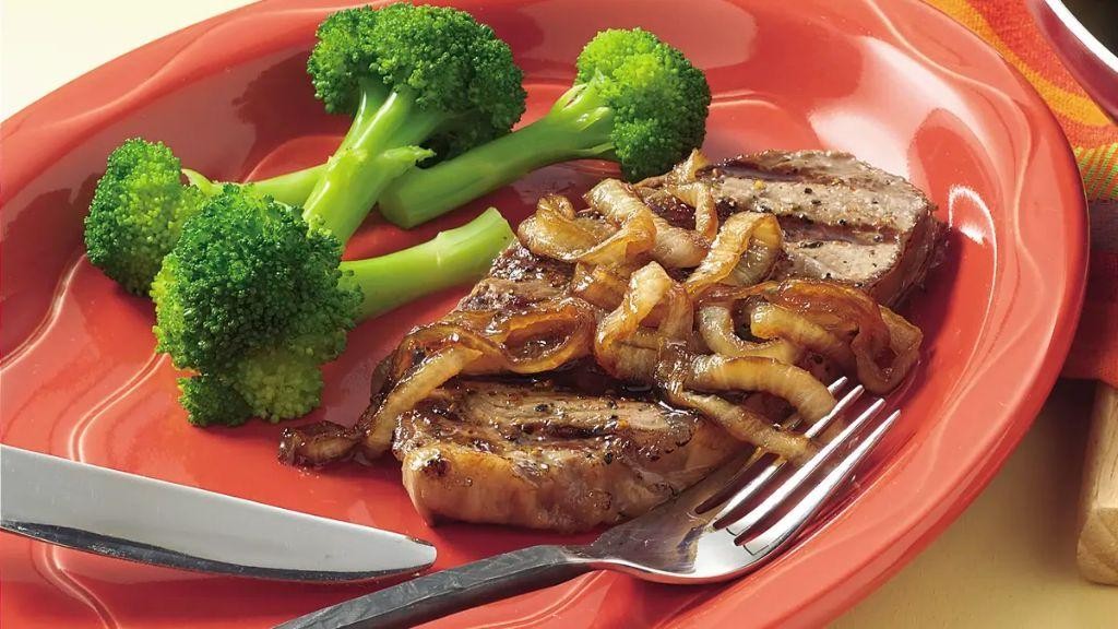 Classic Pepper Steak with Caramelized Onions
