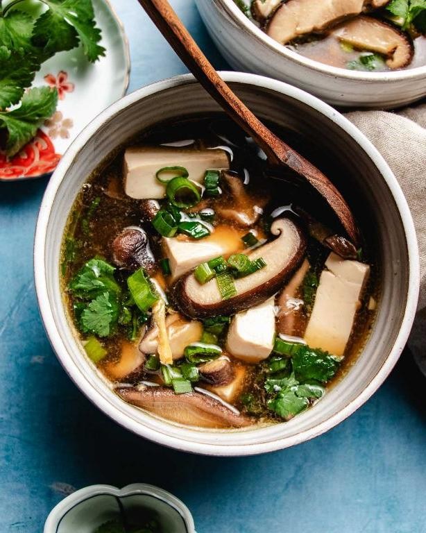 Clear Mushroom and Tofu Soup