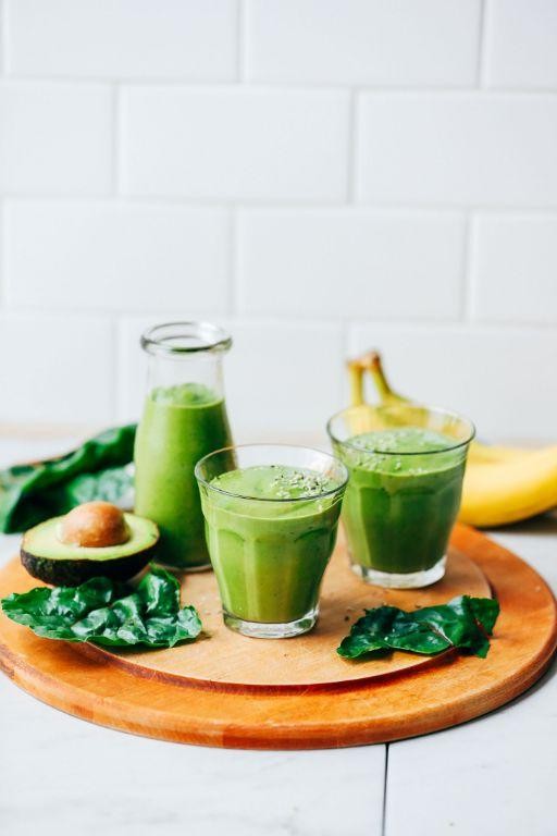 Creamy Avocado and Kale Smoothie