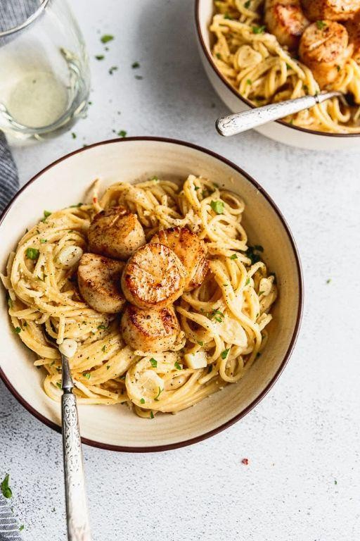 Creamy Parmesan Scallops Pasta