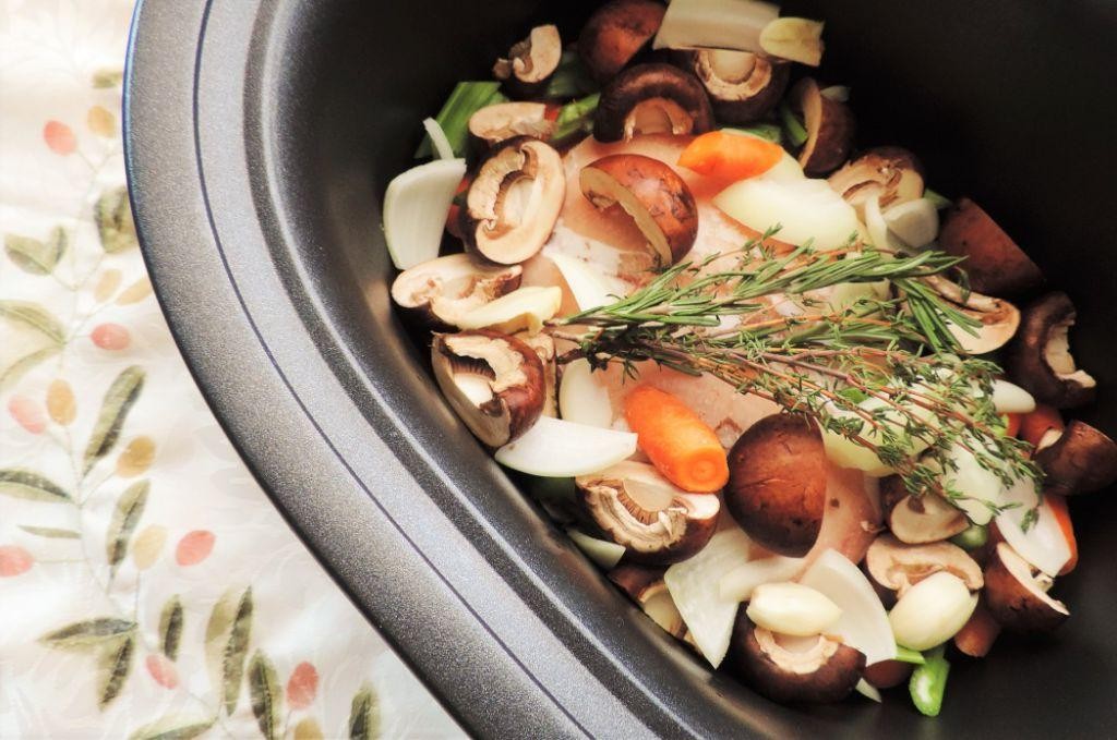 Crock Pot Bone-In Chicken with Red Wine Sauce