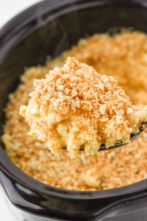 Crock Pot Mac and Cheese with Breadcrumbs