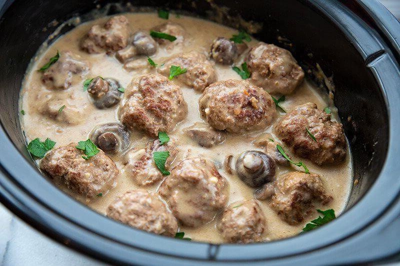 Crockpot Meatballs in Mushroom Gravy