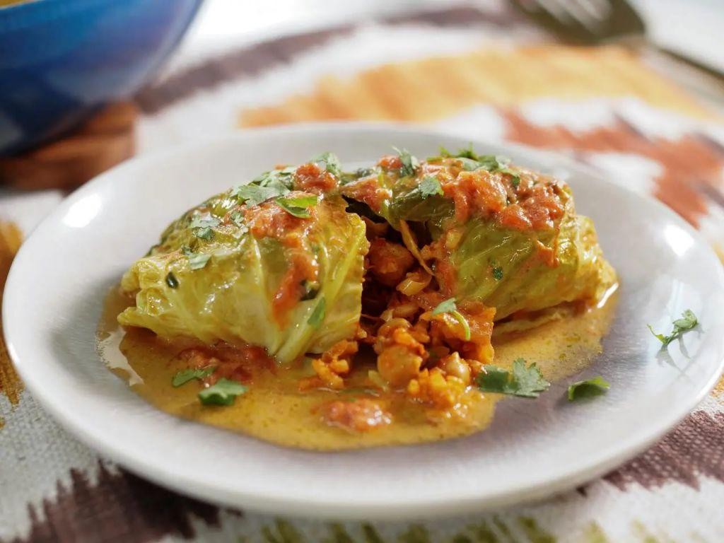 Curried Chickpea Cabbage Wraps