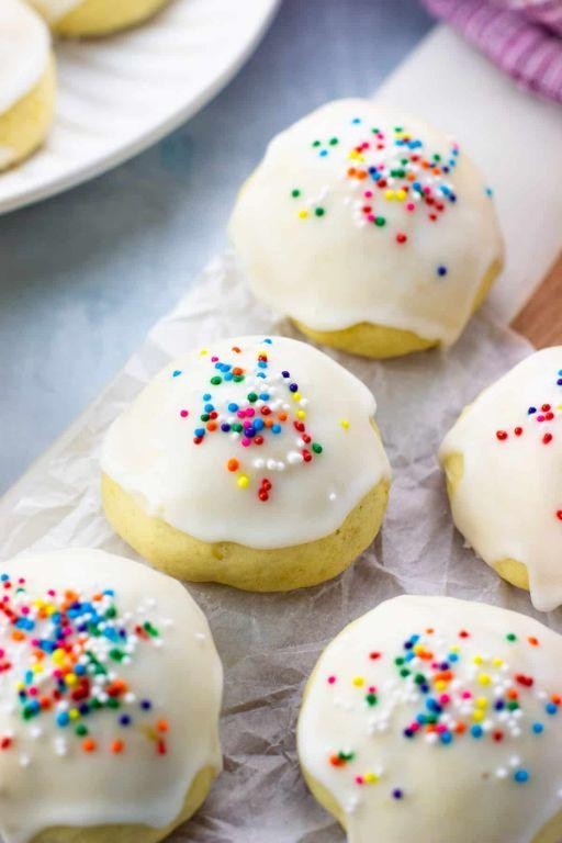 Delicate Italian Anginetti Cookies