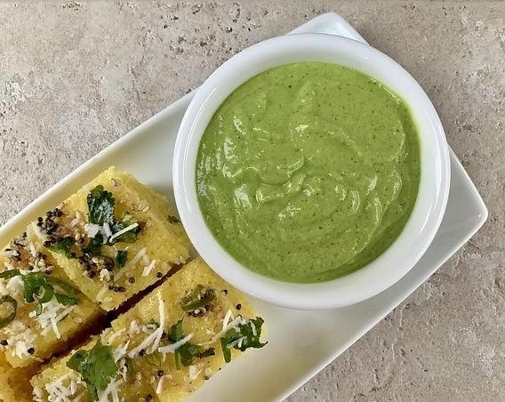 Dhokla with Spicy Green Chutney
