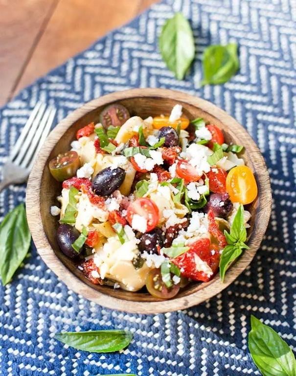 Easy Mediterranean Tortellini Salad with Artichokes