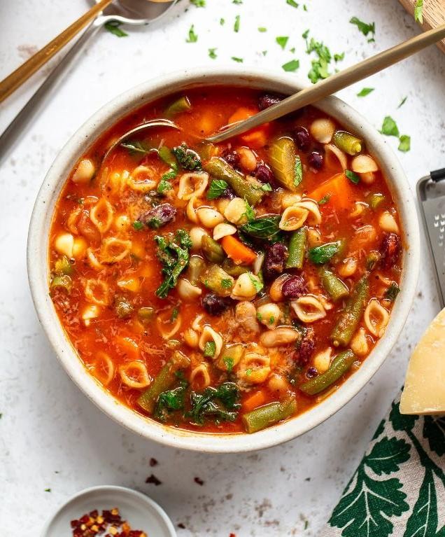 Easy Minestrone Soup with Pasta