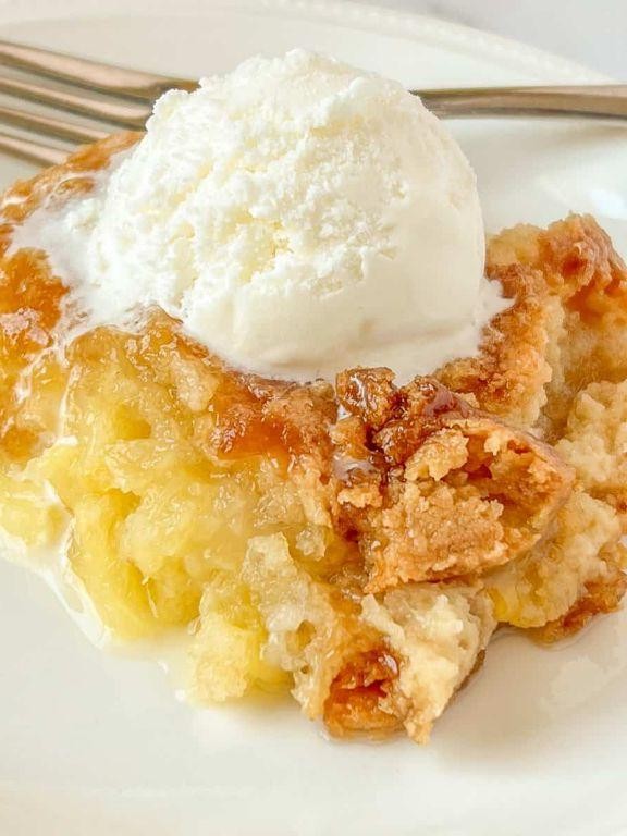 Easy Pineapple Dump Cake