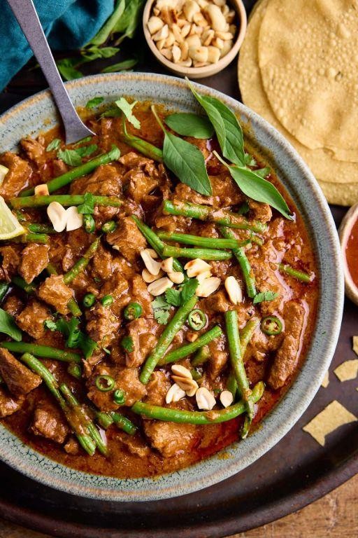 Easy Thai Red Curry Beef in the Slow Cooker