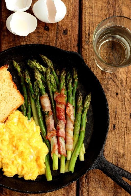 Egg White Scramble with Turkey Bacon and Asparagus