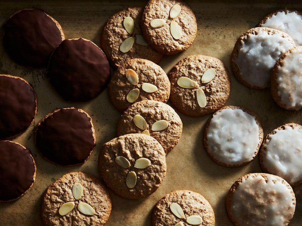 Elisenlebkuchen (Soft Almond Lebkuchen)