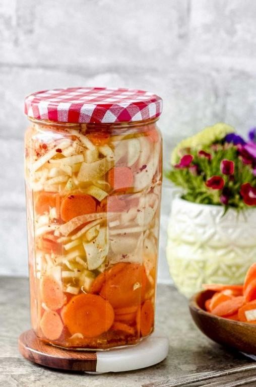 Fennel Seed and Ginger Pickled Vegetables