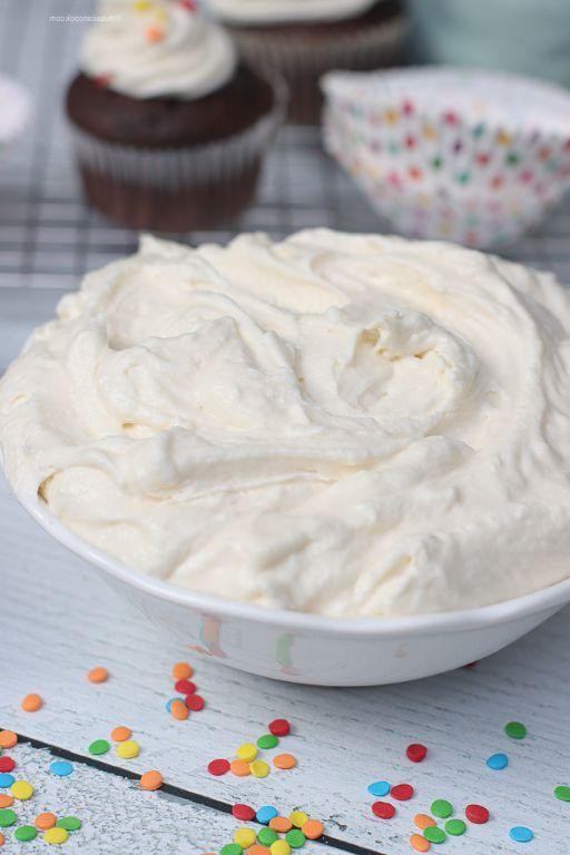 Fluffy Whipped Cream Icing