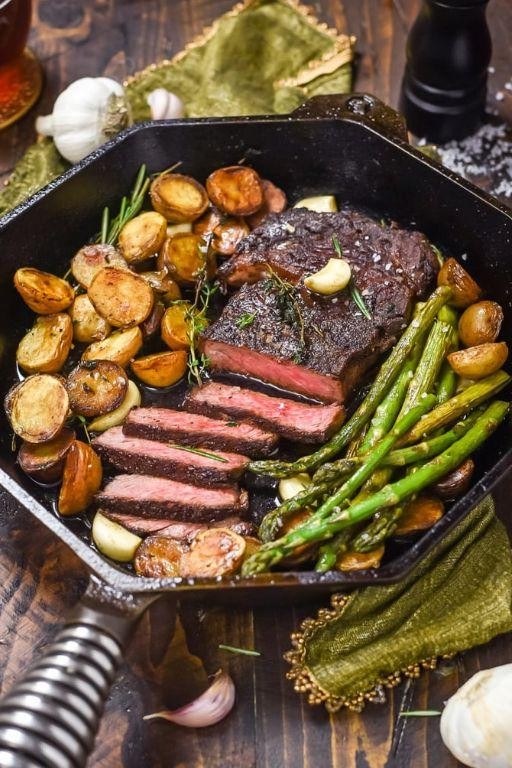 Garlic Butter Steak with Roasted Asparagus