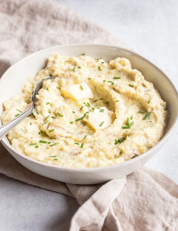 Garlic Mashed Potatoes with Cream Cheese