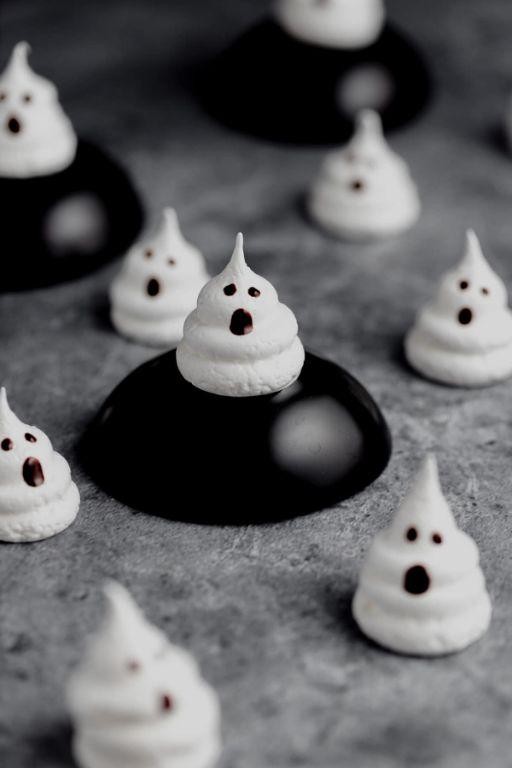 Ghostly Meringue Kisses