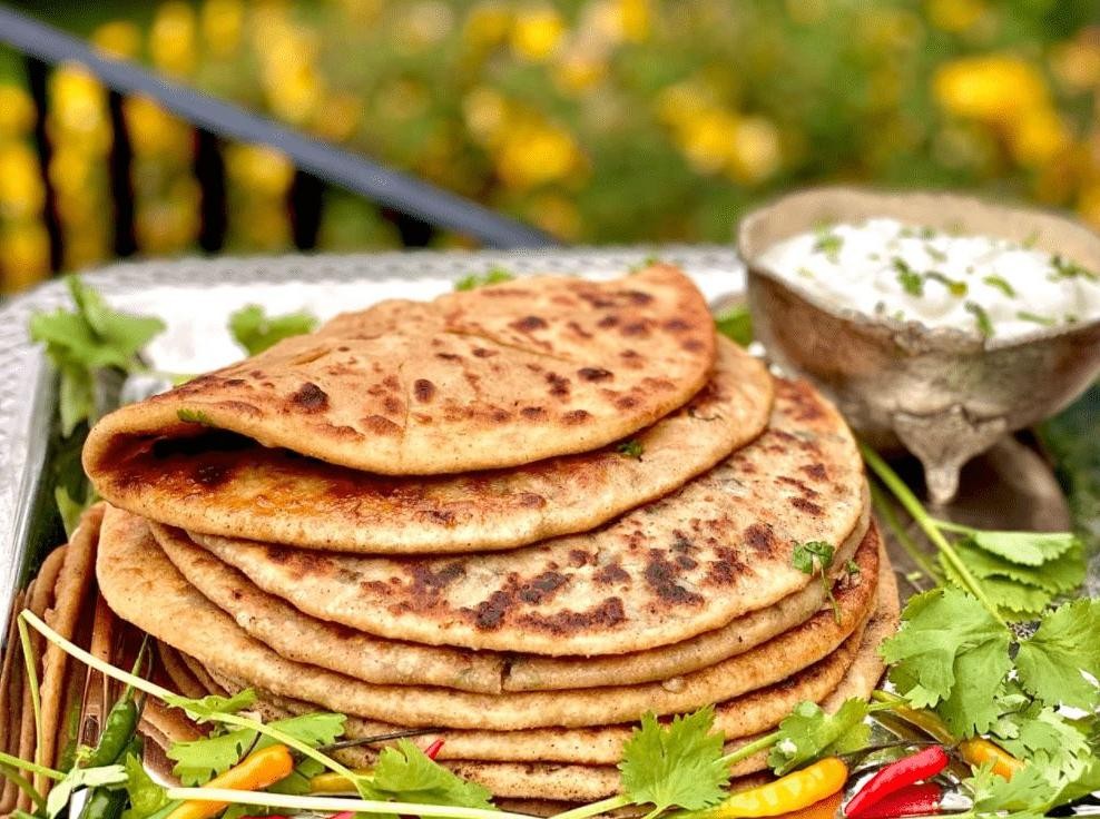 Gobi Paratha (Cauliflower Stuffed Paratha)