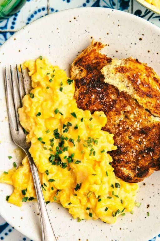 Greek Yogurt and Herb Scrambled Eggs