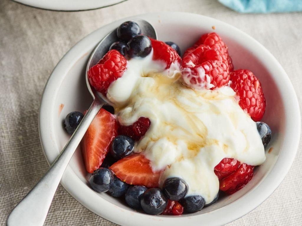 Greek yogurt with honey and berries