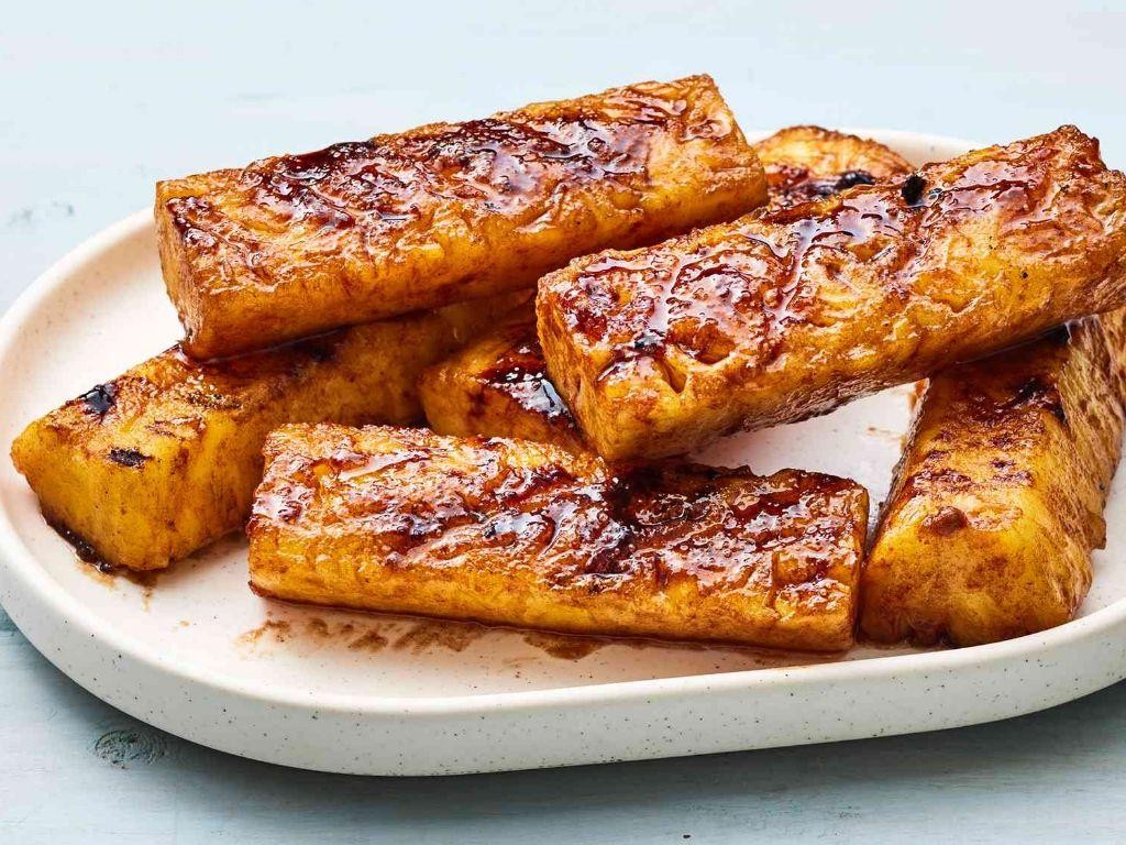 Grilled Pineapple with Cinnamon