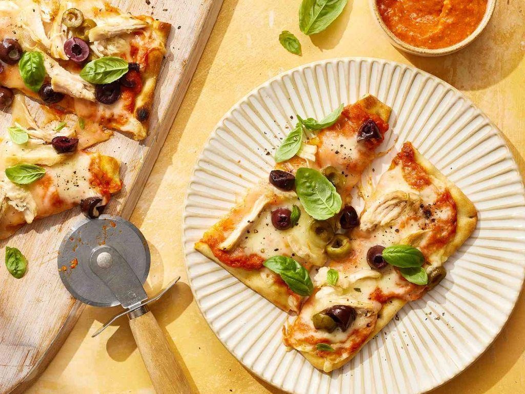 Gyro Flatbread with Roasted Red Peppers
