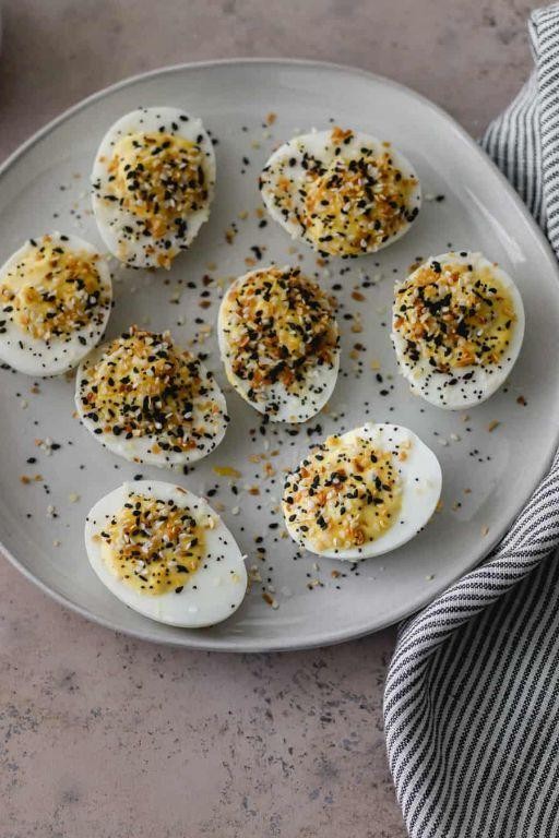 Hard-boiled eggs with everything bagel seasoning