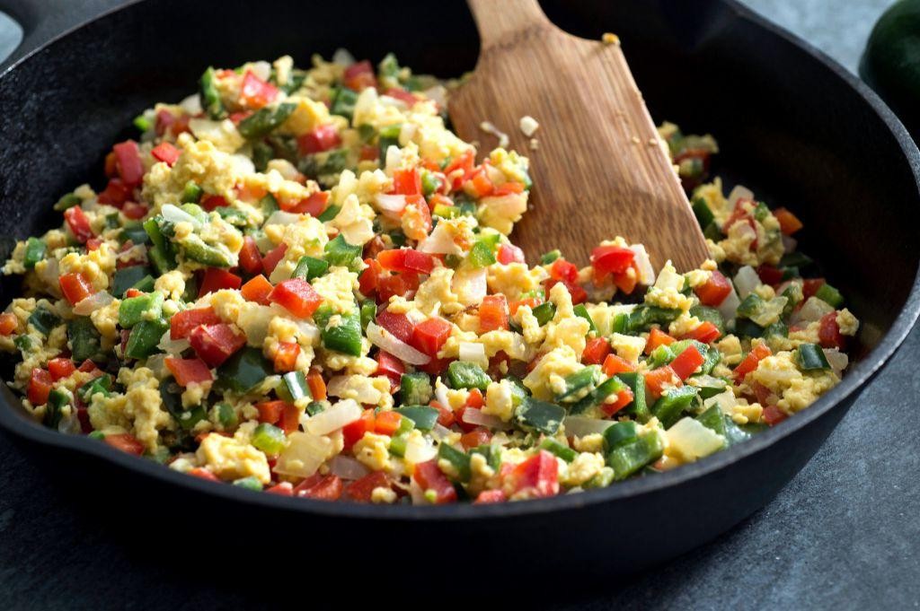 Healthy Bell Pepper and Egg Scramble