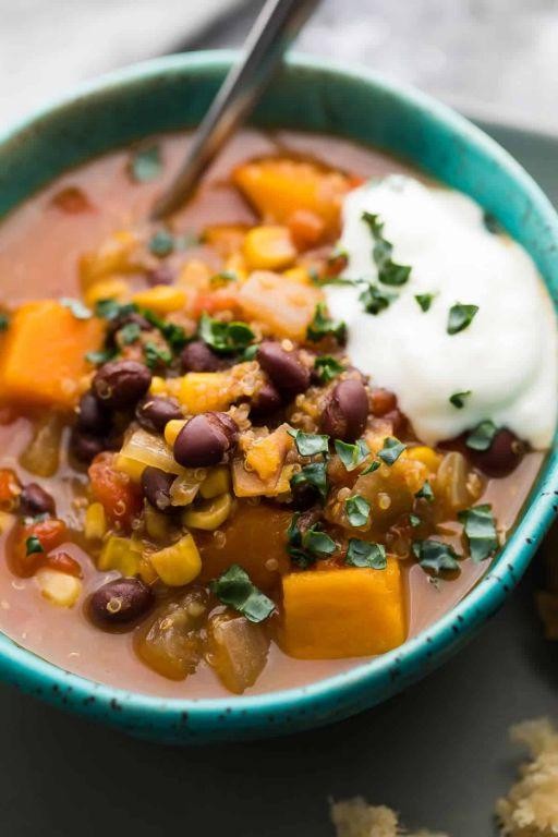 Healthy Slow Cooker Quinoa and Black Bean Stew