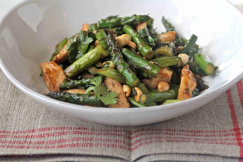 Healthy ground chicken and asparagus skillet