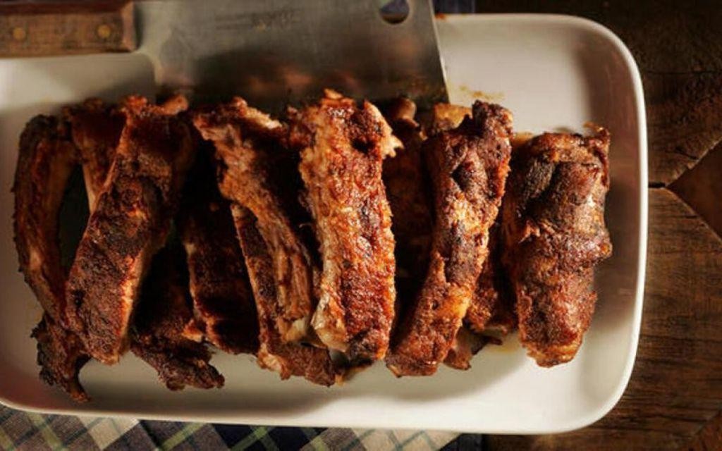 Hickory Smoked Grilled Ribs with Dry Rub