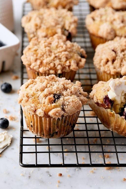 Homemade Blueberry Muffins with Crumb Topping