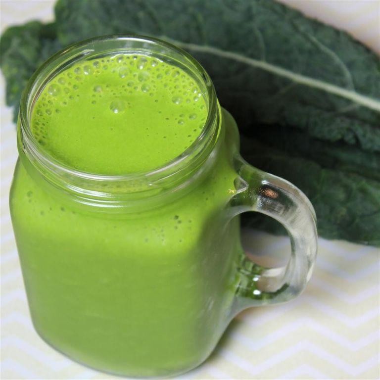 Kale and Spinach Green Smoothie