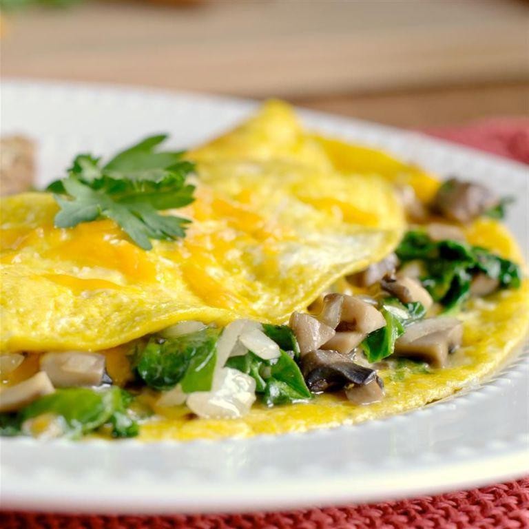 Keto Spinach and Mushroom Omelette