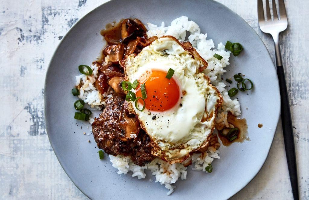 Kimchi Loco Moco with Spicy Sriracha Sauce