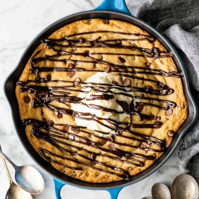KitchenAid Chocolate Chip Cookie Skillet