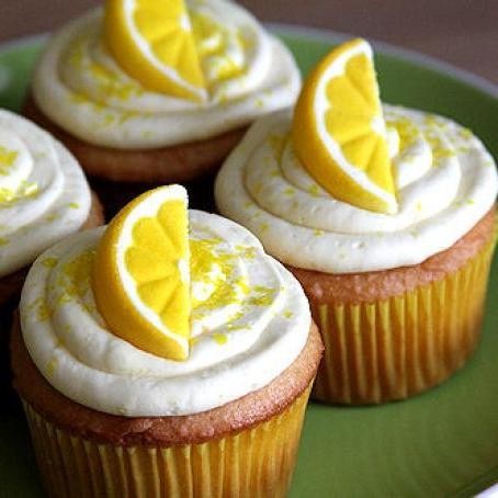Lemon Drop Cupcake Vodka Spritzer