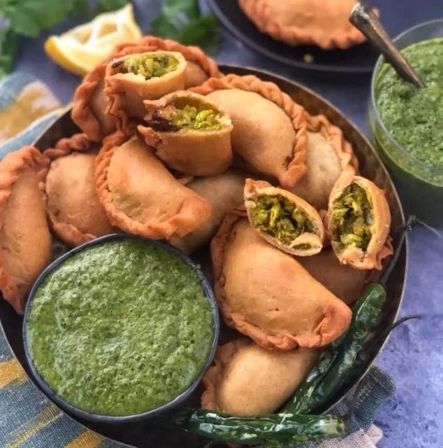Lilva Kachori with Green Peas and Spices