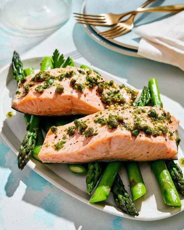 Low Sodium Instant Pot Lemon Garlic Salmon with Asparagus