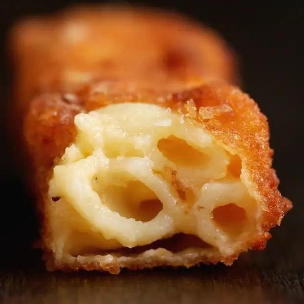 Mac and Cheese Mozzarella Sticks