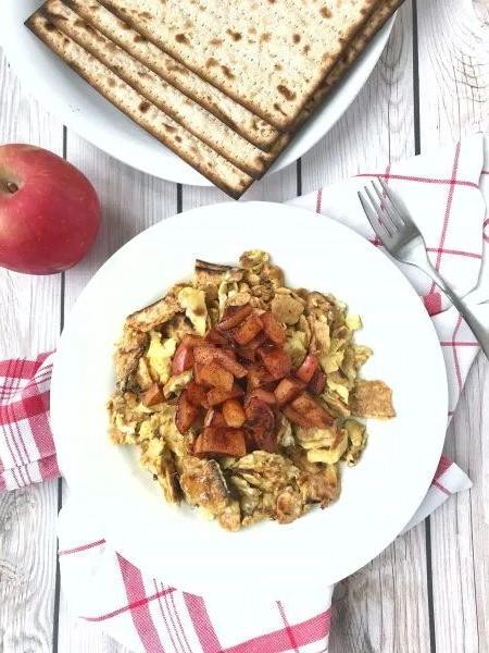 Matzah Brei with Cinnamon and Apples