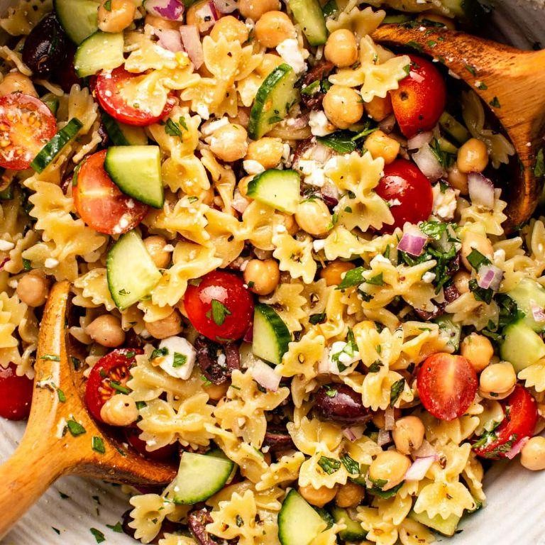 Mediterranean Chickpea Pasta Salad
