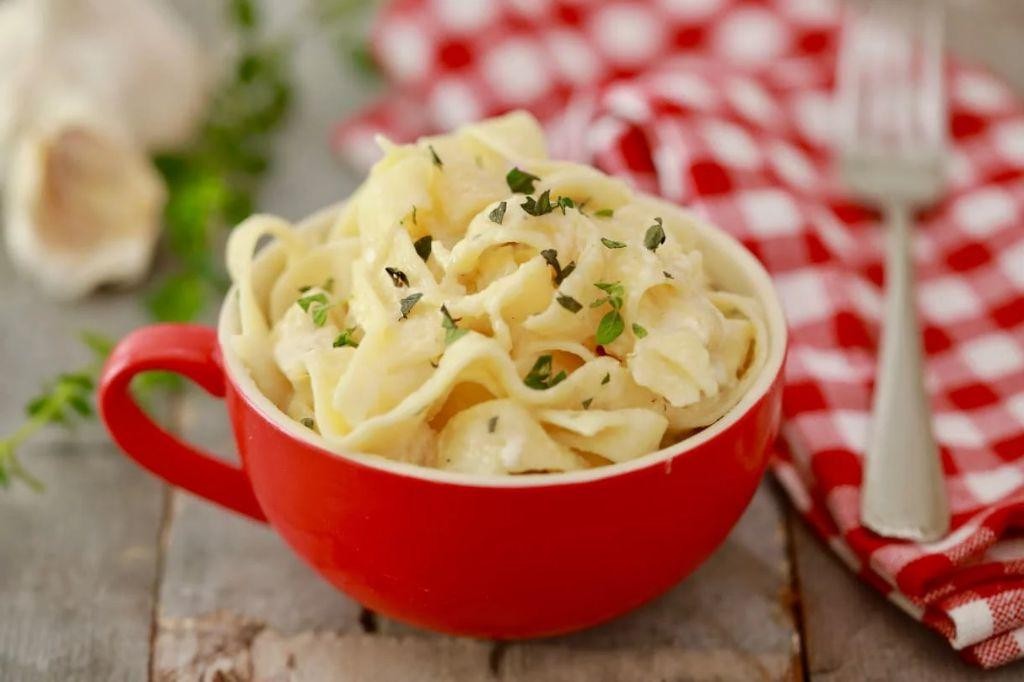 Microwave Chicken Alfredo Pasta