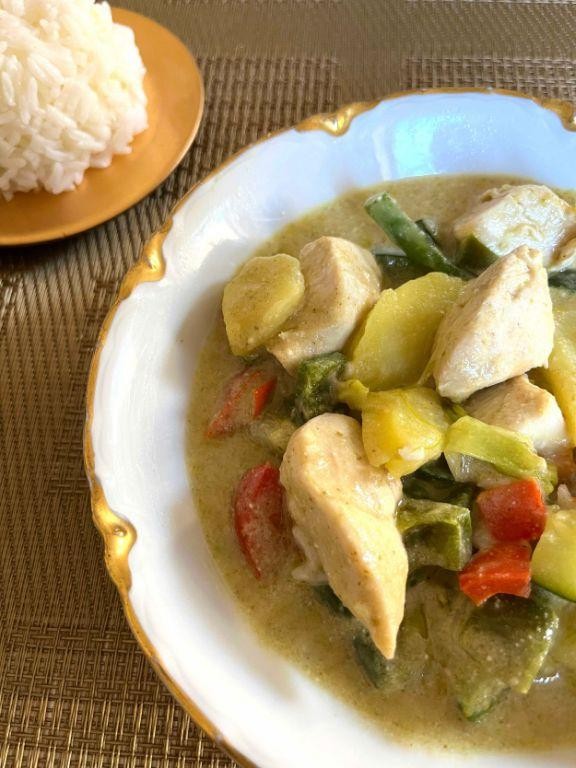 Microwave Pressure Cooker Thai Green Curry