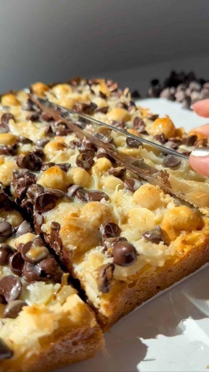 Milk Chocolate Macadamia Nut Bars