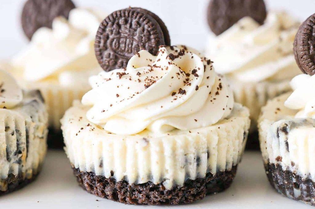 Mini Oreo Cheesecake Cupcakes